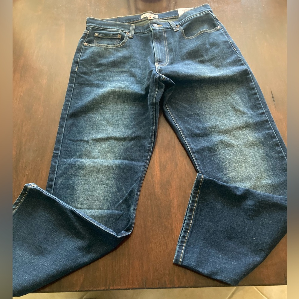 Men’s vintage, straight, lucky brand jeans